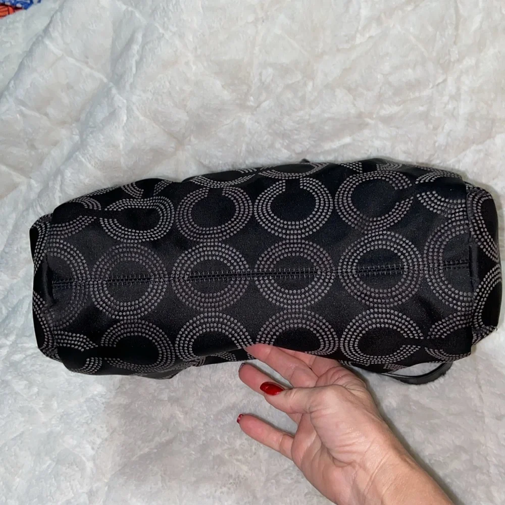 Vintage like new Coach Ashley Signature Dotted F20068 Op Art Hobo bag
